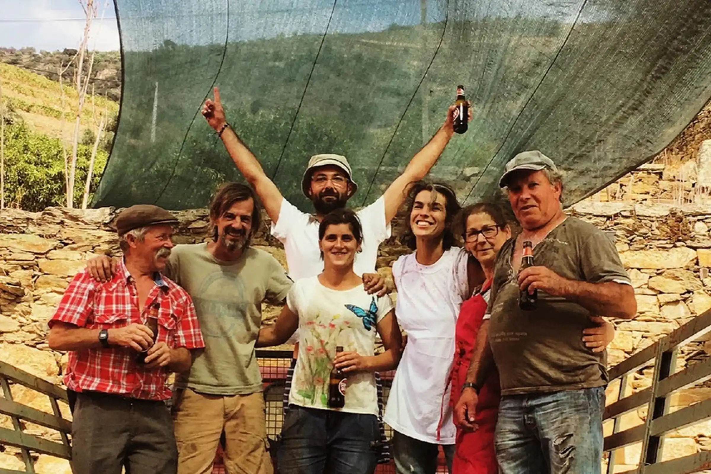 Marta Maria im Weinberg der Quinta do Zimbro im portugiesischen Douro-Tal