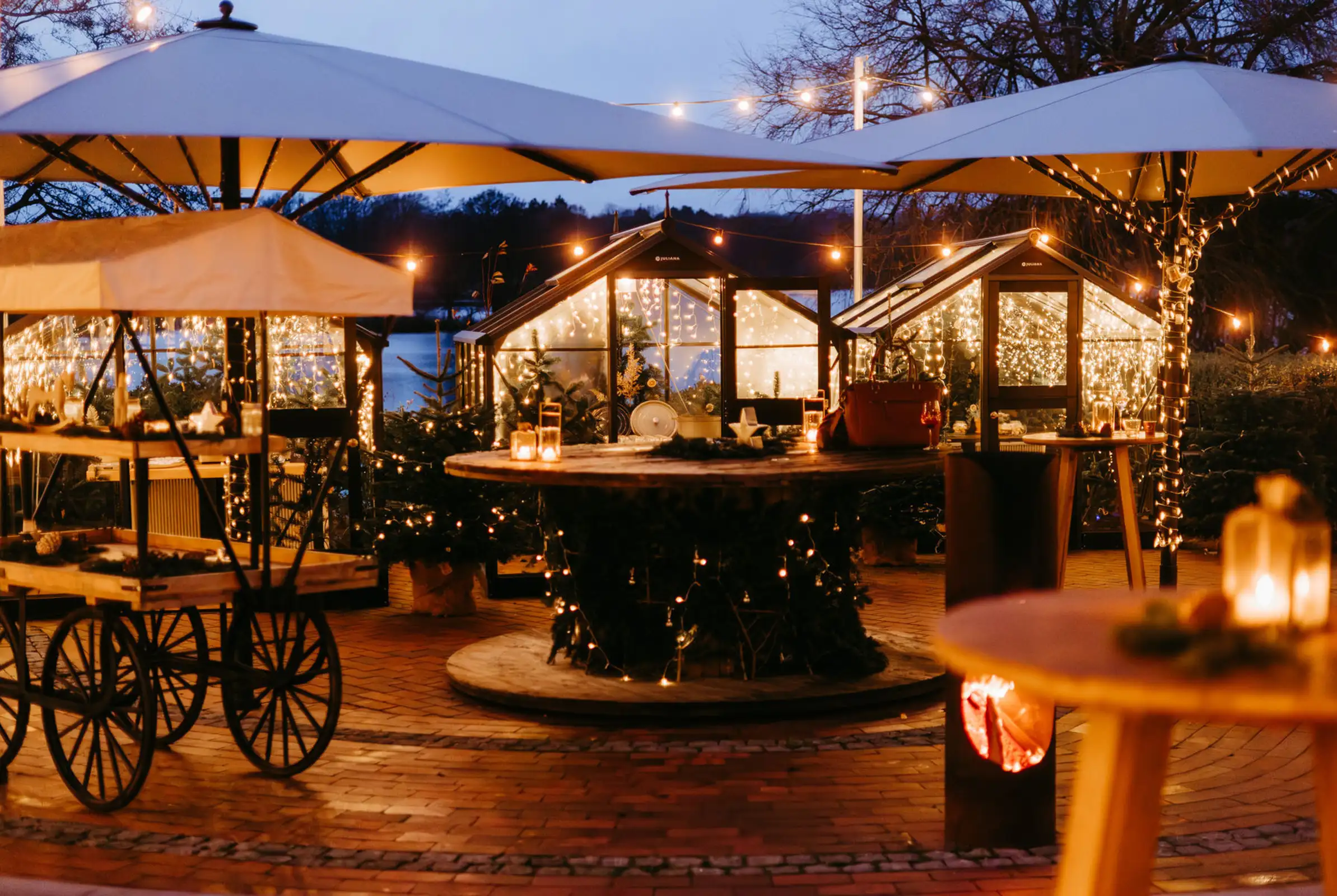 Weihnachtsmarkt auf der Seeterrasse des LammButtRind