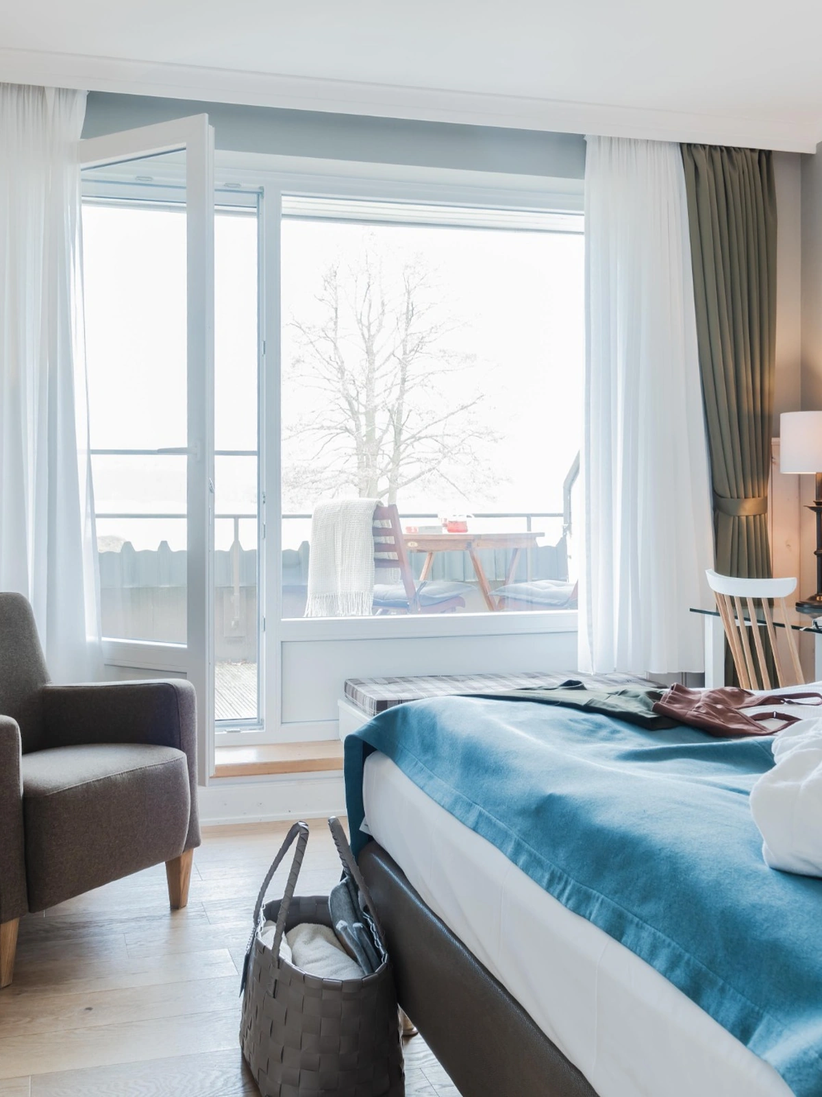 Standard Doppelzimmer mit Seeblick und Balkon im Seehotel Töpferhaus am Bistensee