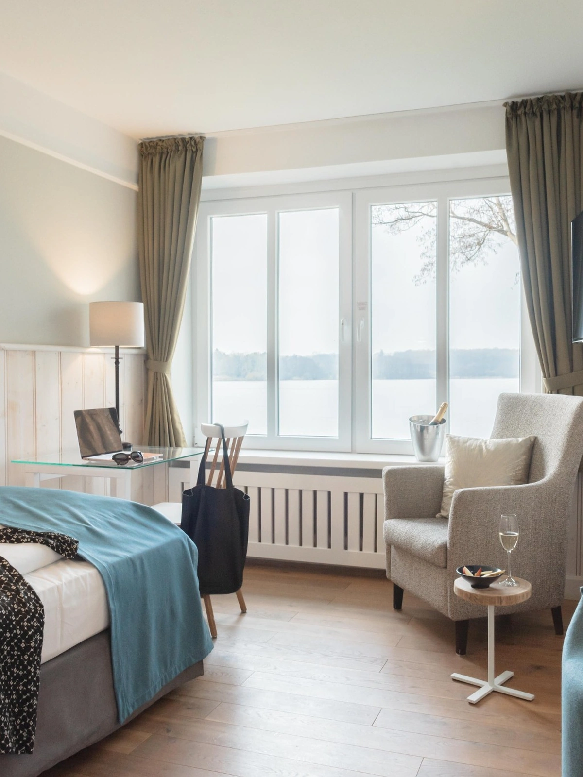 Standard Einzelzimmer mit Seeblick im Seehotel Töpferhaus am Bistensee