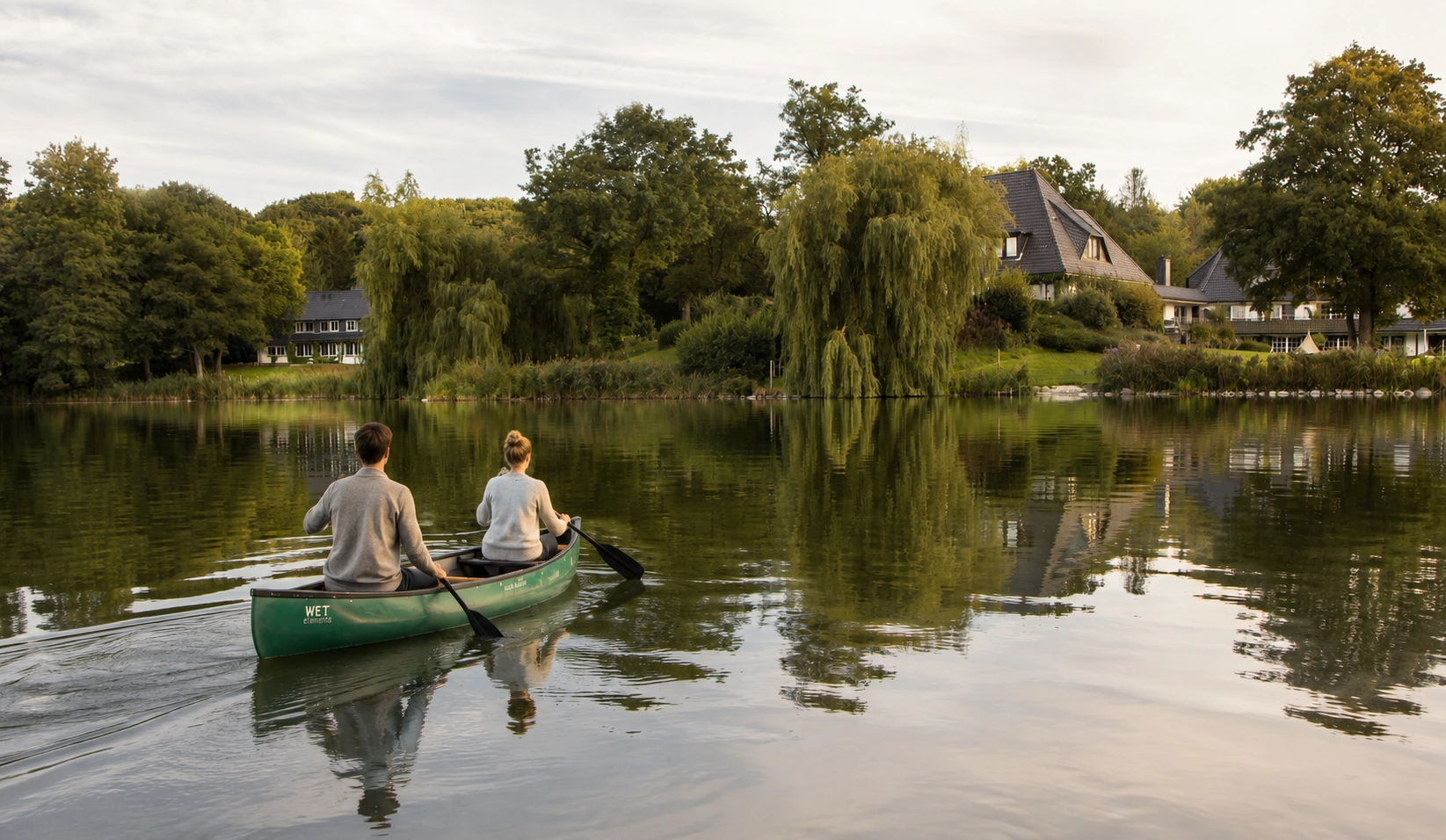Kanu auf dem Bistensee in der Abenddämmerung