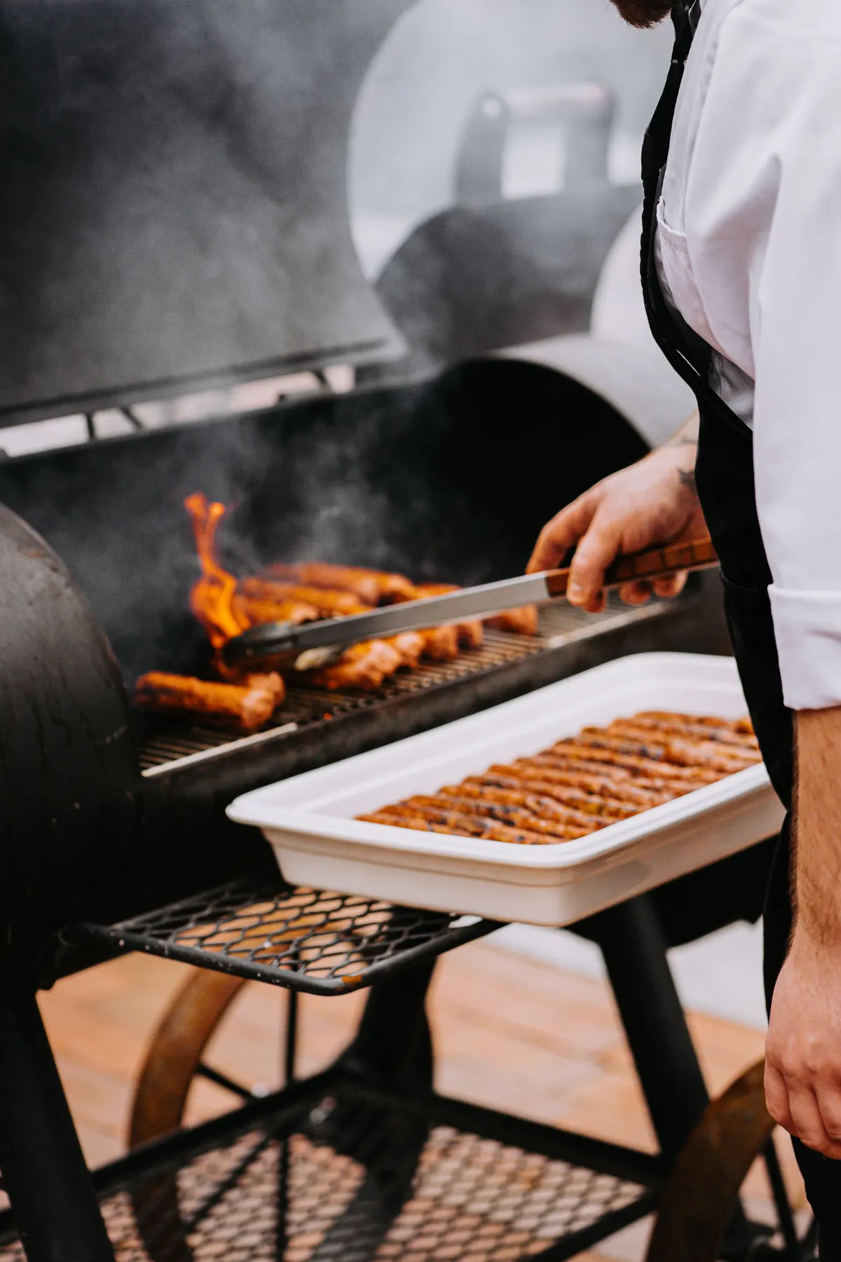 Barbecue am Smoker aus der Grillküche im Seehotel Töpferhaus