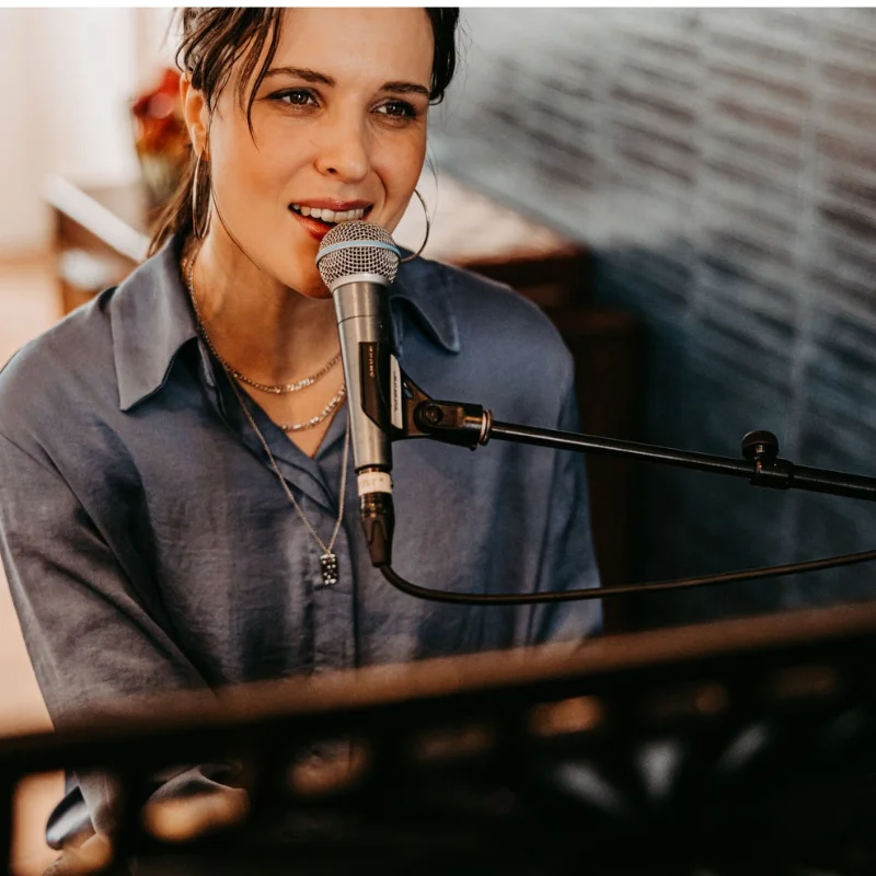 Singer-Songwriterin Debby Smith